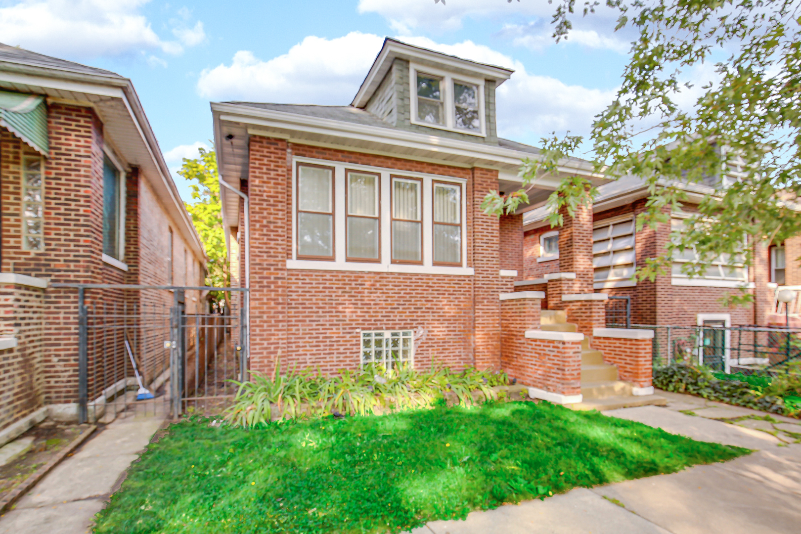 812 S Kilbourn Avenue, Chicago, IL 60624