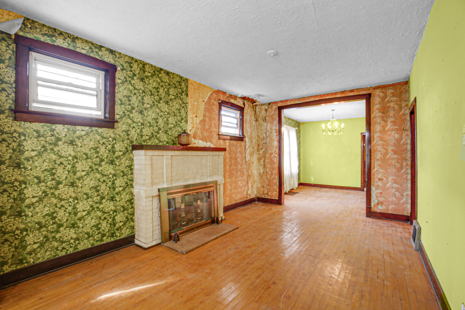 814 S Kilbourn Avenue, Chicago, IL 60624