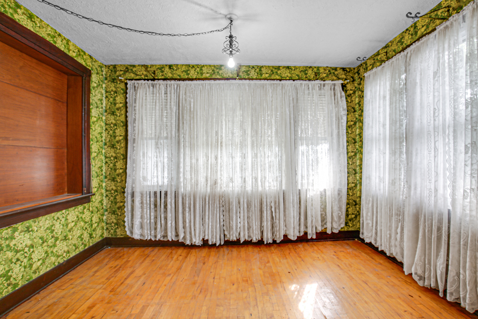 814 S Kilbourn Avenue, Chicago, IL 60624