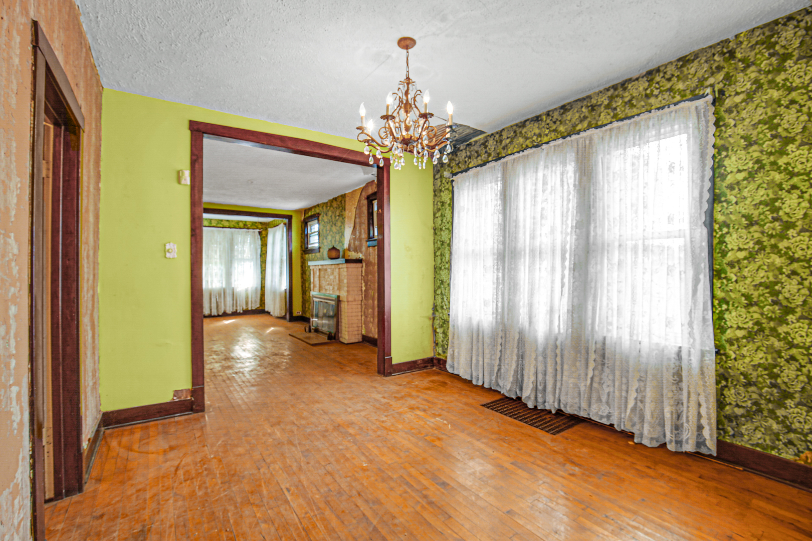 814 S Kilbourn Avenue, Chicago, IL 60624