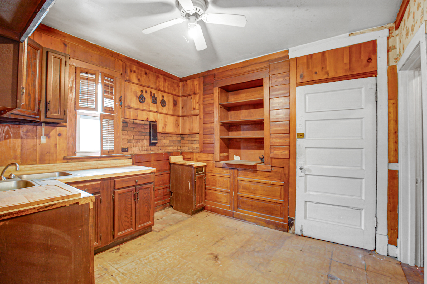 814 S Kilbourn Avenue, Chicago, IL 60624