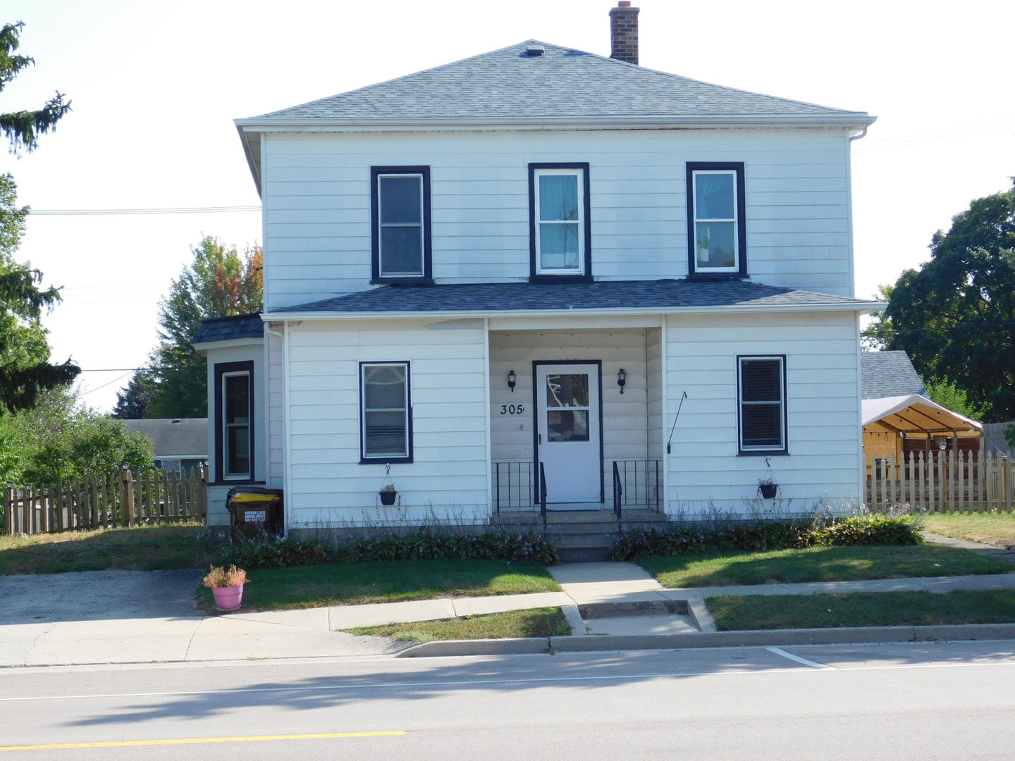 305 E Comanche Avenue, Shabbona, IL 60550