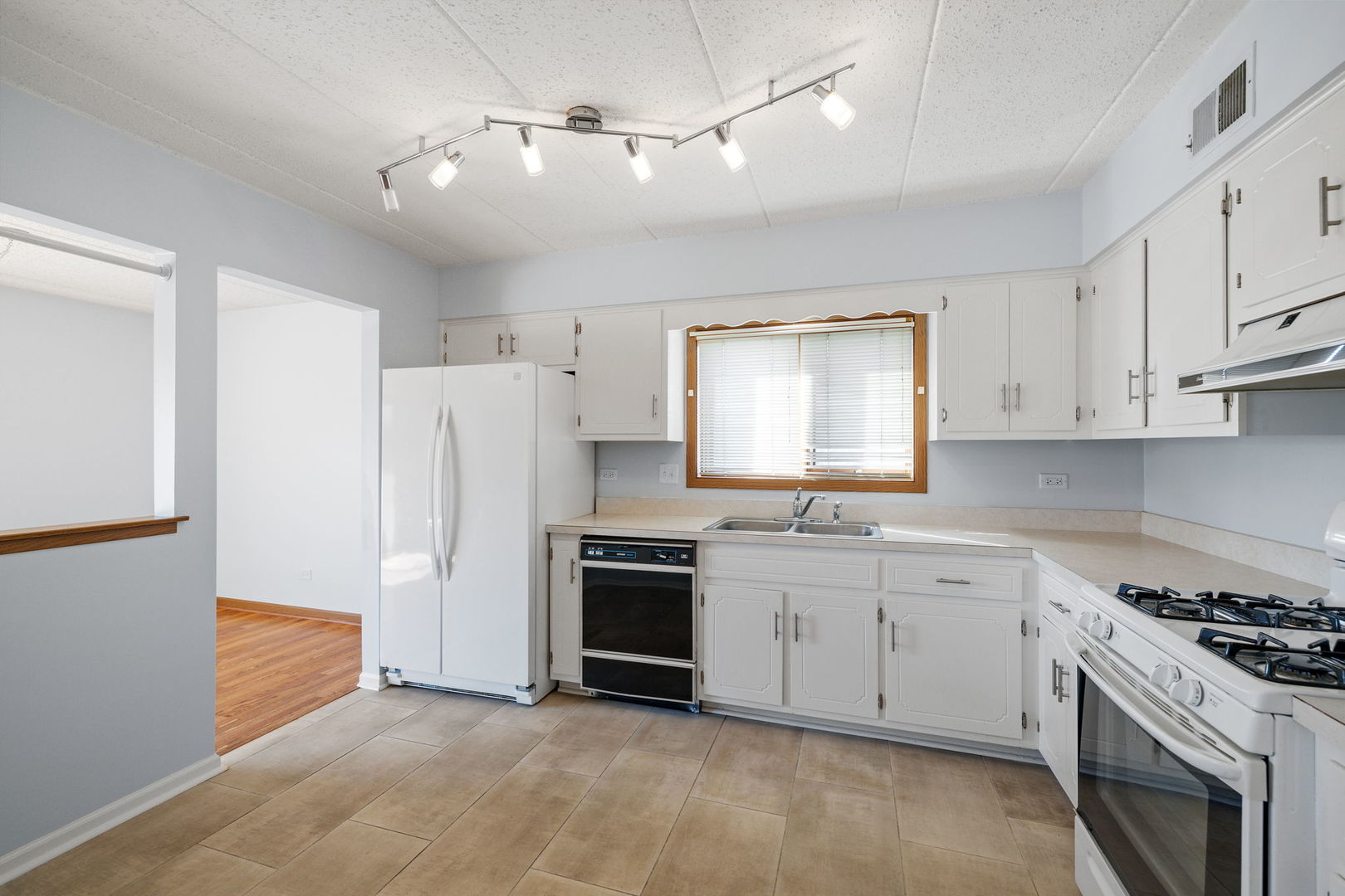 15730 Revere Court #D, Oak Forest, IL 60452