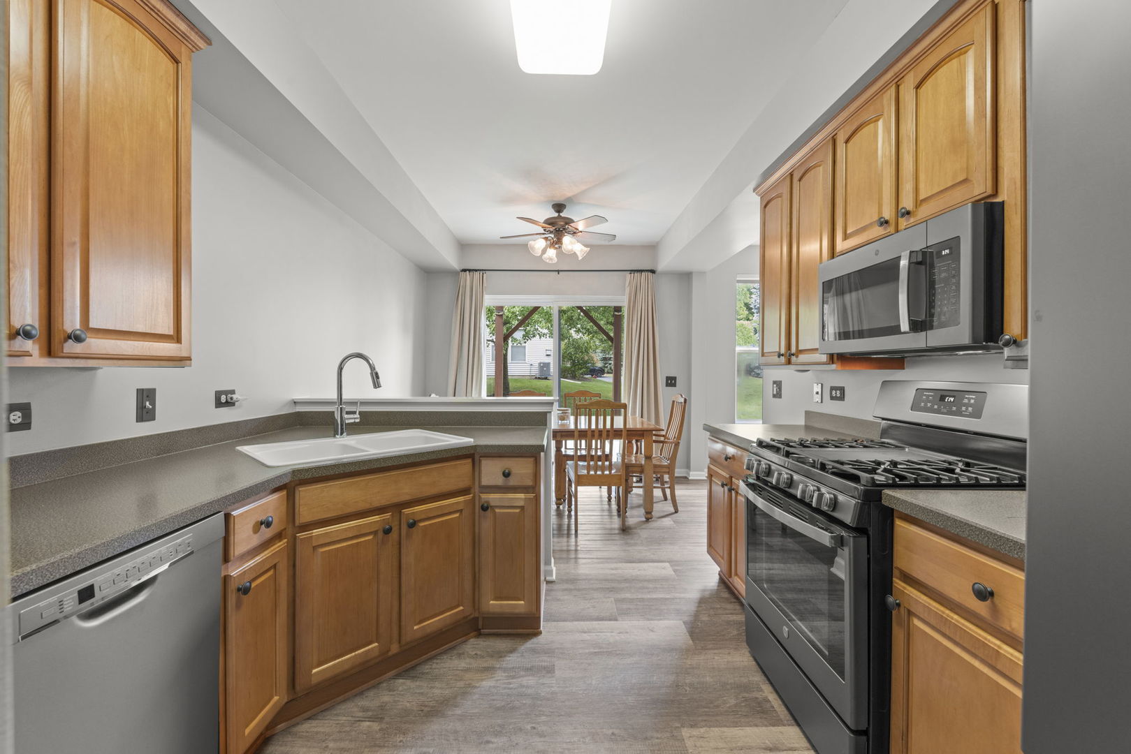 3220 Bromley Lane, Aurora, IL 60502