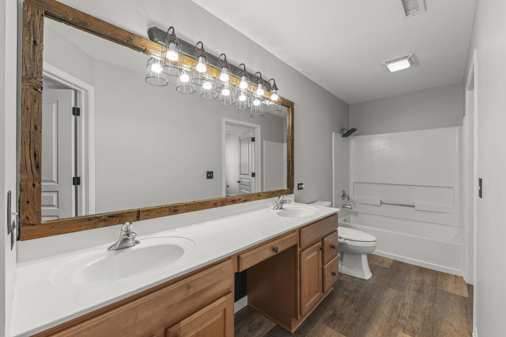 3220 Bromley Lane, Aurora, IL 60502