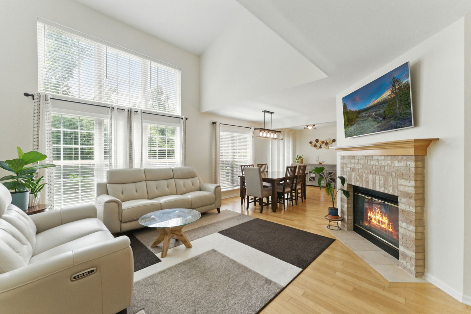 904 Willow Street, Itasca, IL 60143