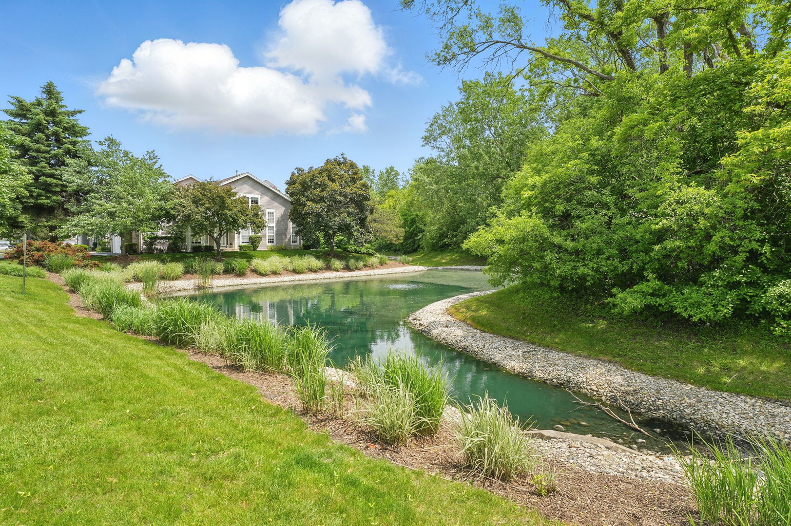 904 Willow Street, Itasca, IL 60143