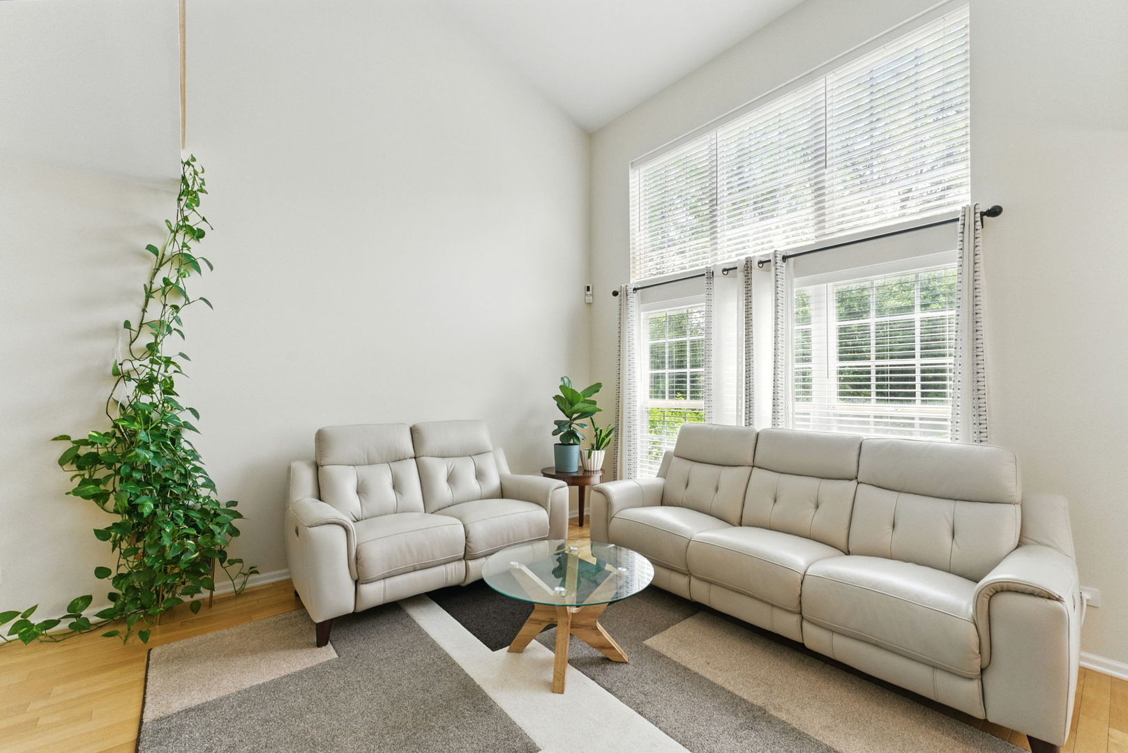 904 Willow Street, Itasca, IL 60143