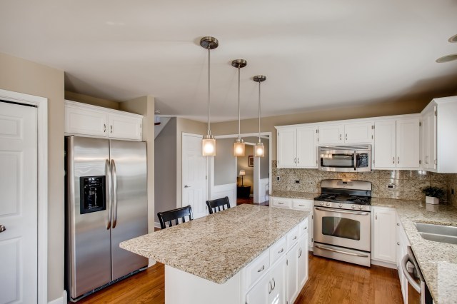 4035 Schillinger Drive, Naperville, IL 60564