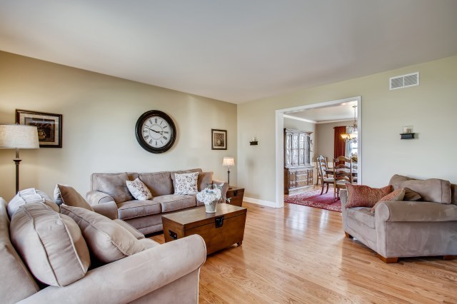 4035 Schillinger Drive, Naperville, IL 60564