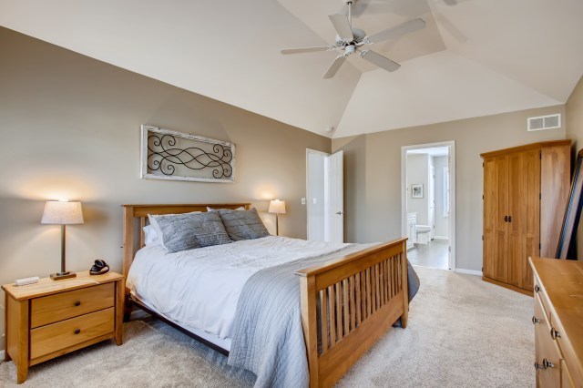 4035 Schillinger Drive, Naperville, IL 60564