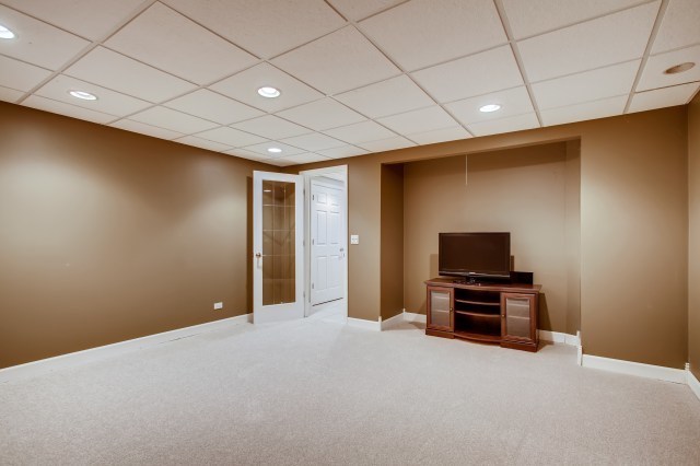 4035 Schillinger Drive, Naperville, IL 60564