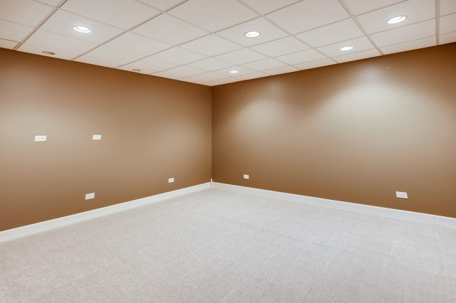 4035 Schillinger Drive, Naperville, IL 60564