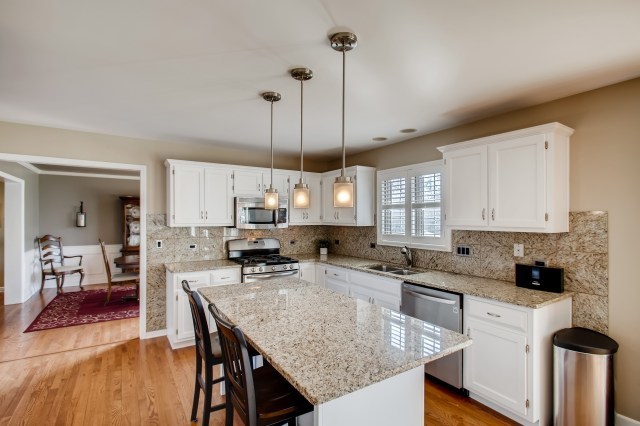 4035 Schillinger Drive, Naperville, IL 60564