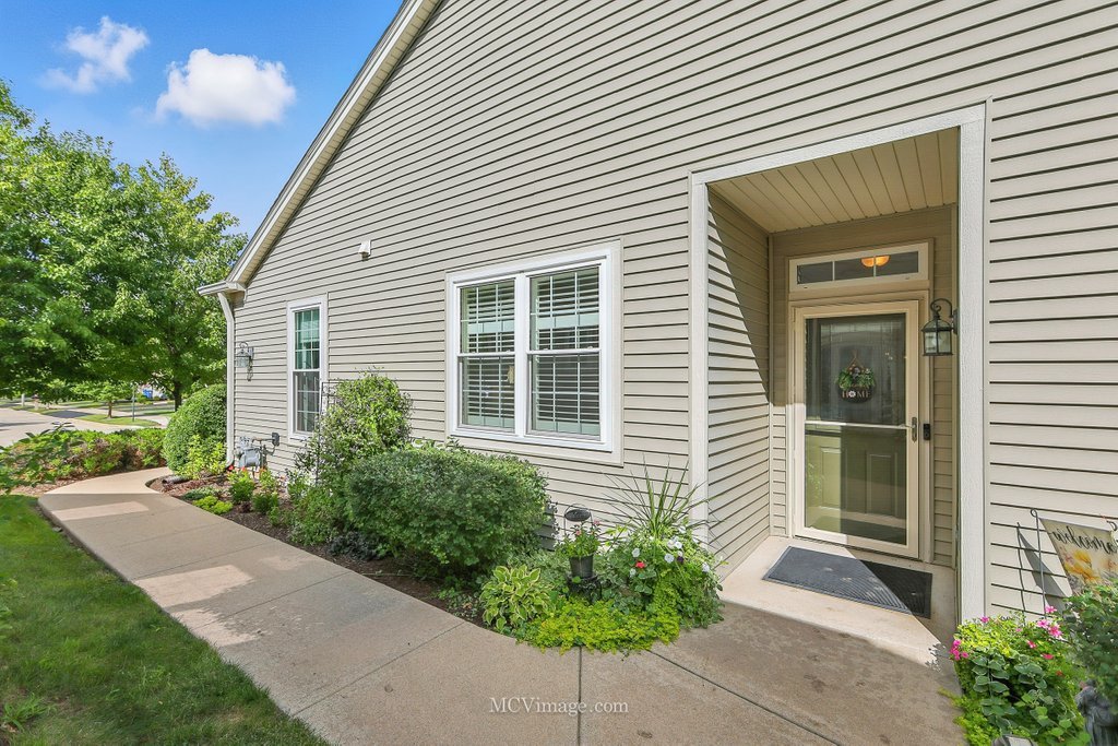 1637 Catalina Lane, Aurora, IL 60504