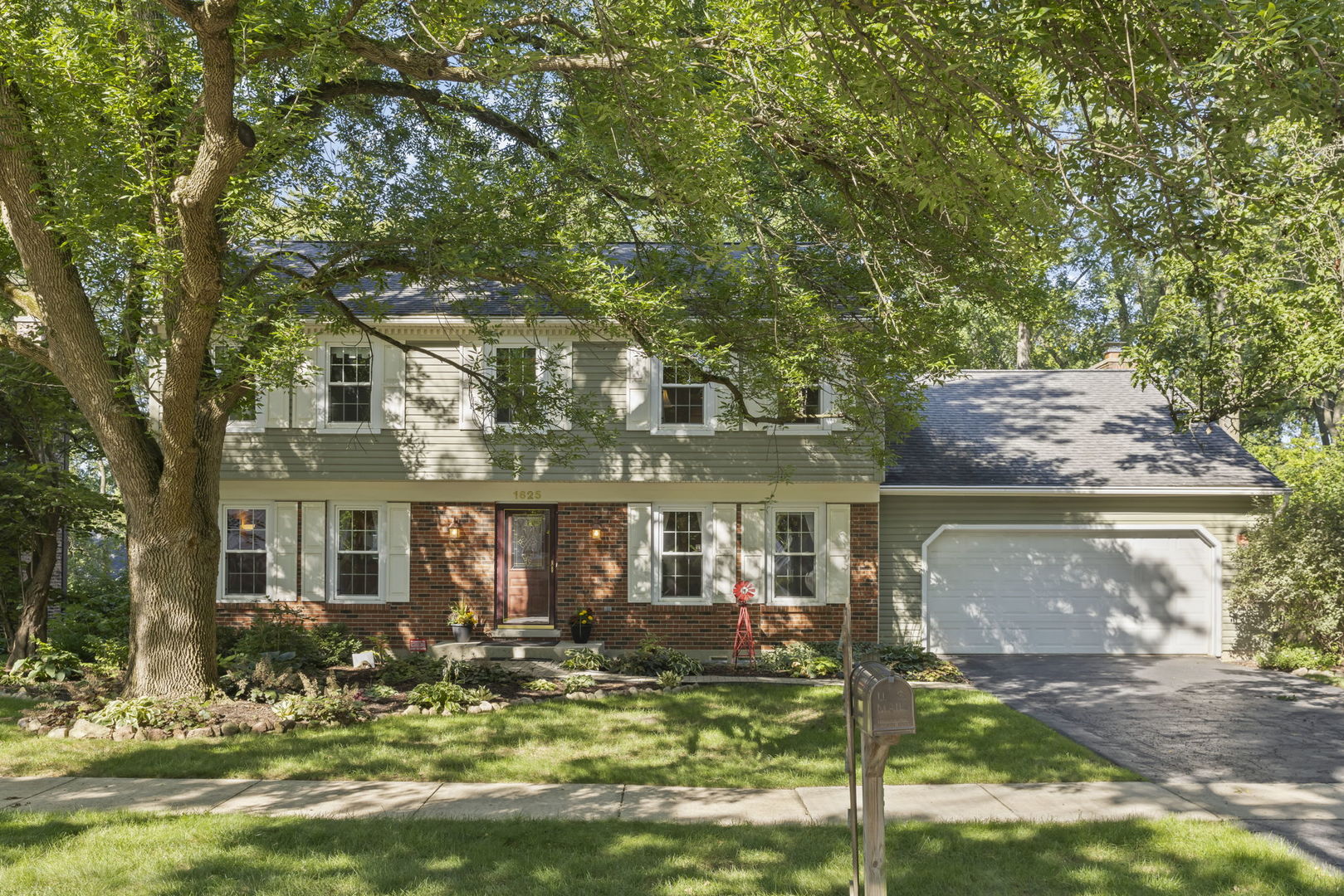 1625 Indian Knoll Road, Naperville, IL 60565