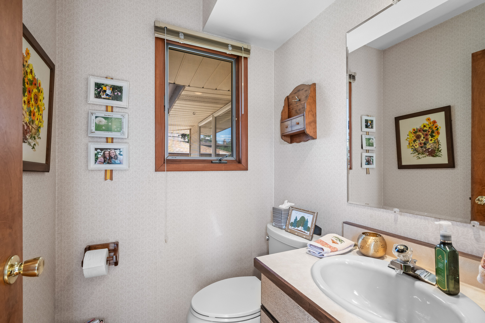 1136 N Walnut Avenue, Arlington Heights, IL 60004