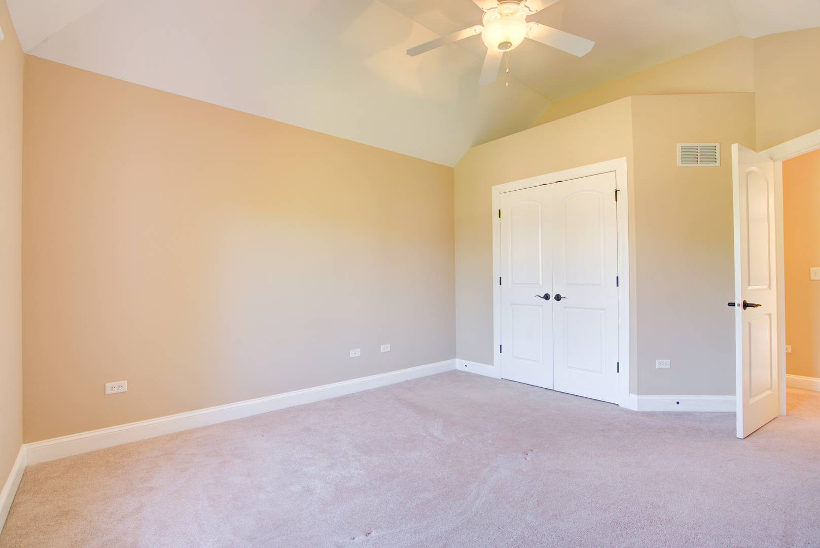 25764 W SUNNYMERE Drive, Plainfield, IL 60585