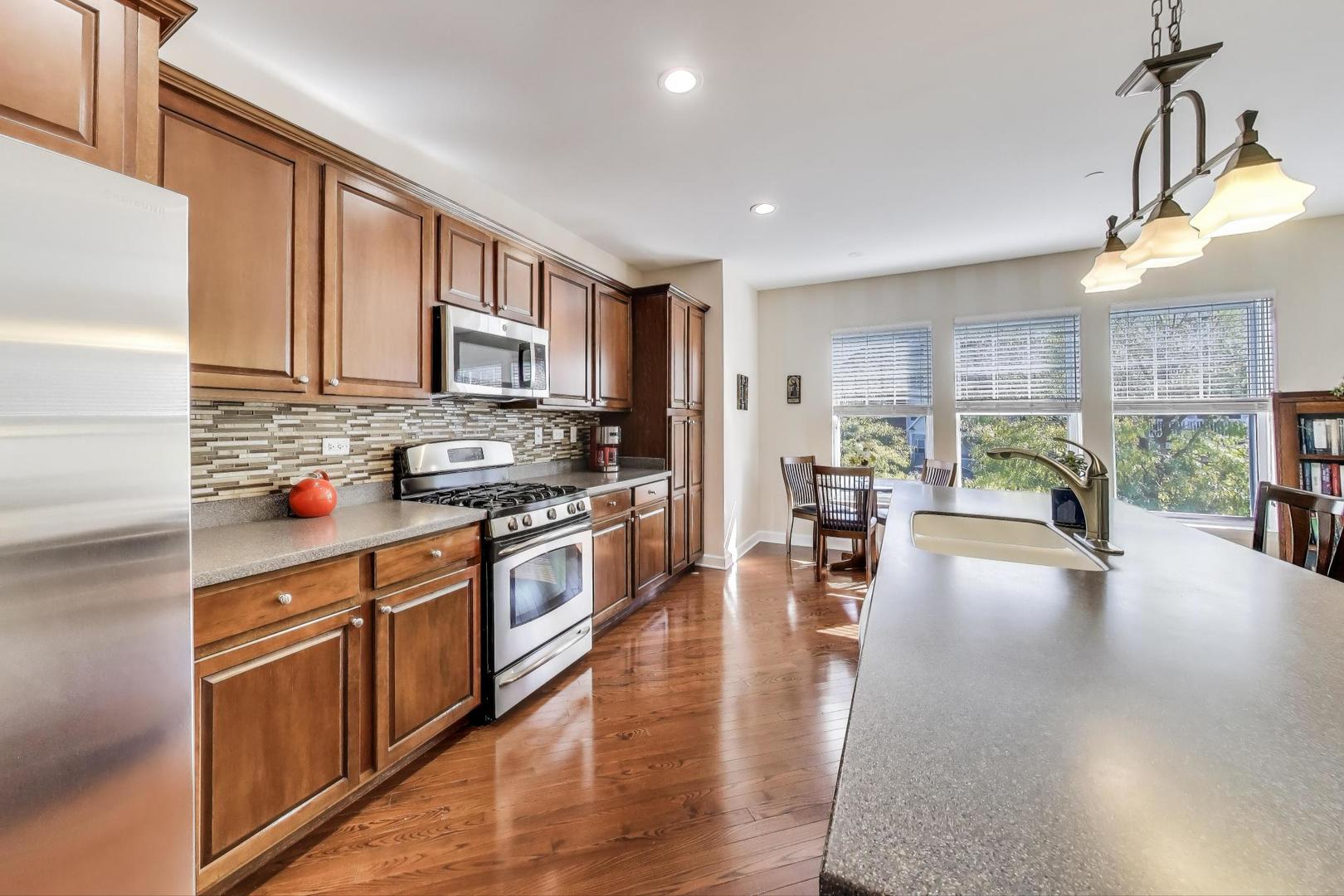 34 Lakeview Place, Lake Zurich, IL 60047