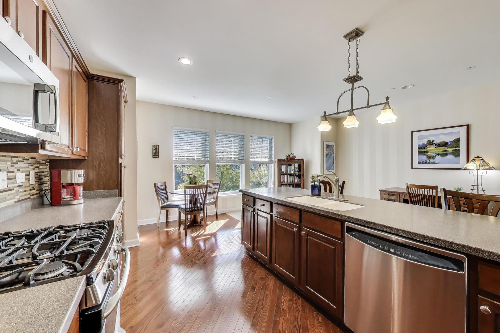 34 Lakeview Place, Lake Zurich, IL 60047