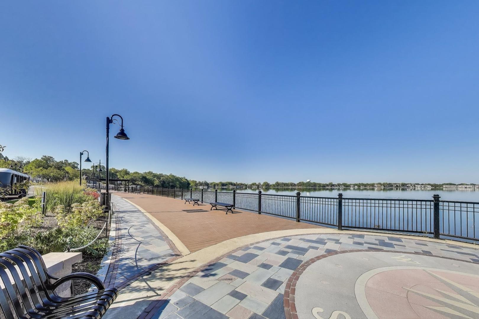 34 Lakeview Place, Lake Zurich, IL 60047
