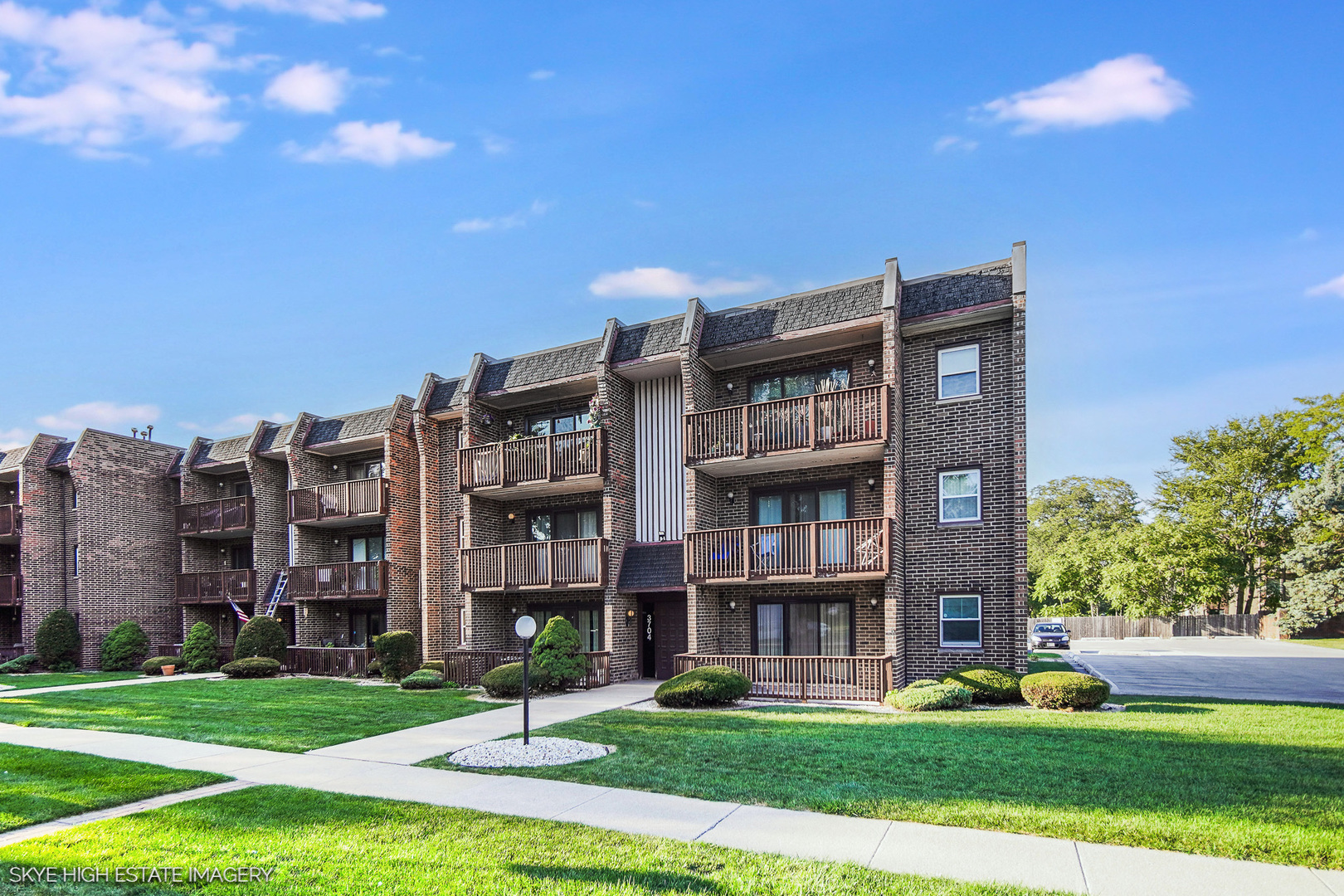 3704 215th Street #105, Matteson, IL 60443