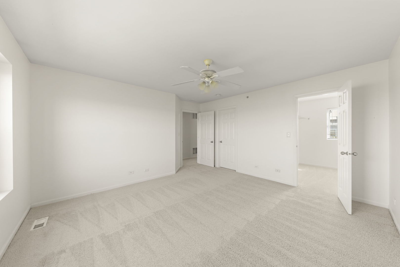 171 Willoughby Court #E, Yorkville, IL 60560