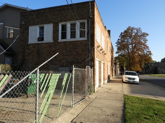 726 10th Street, Waukegan, IL 60085