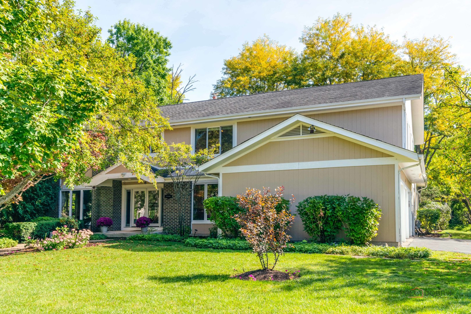 6 Devonshire Lane, Lincolnshire, IL 60069