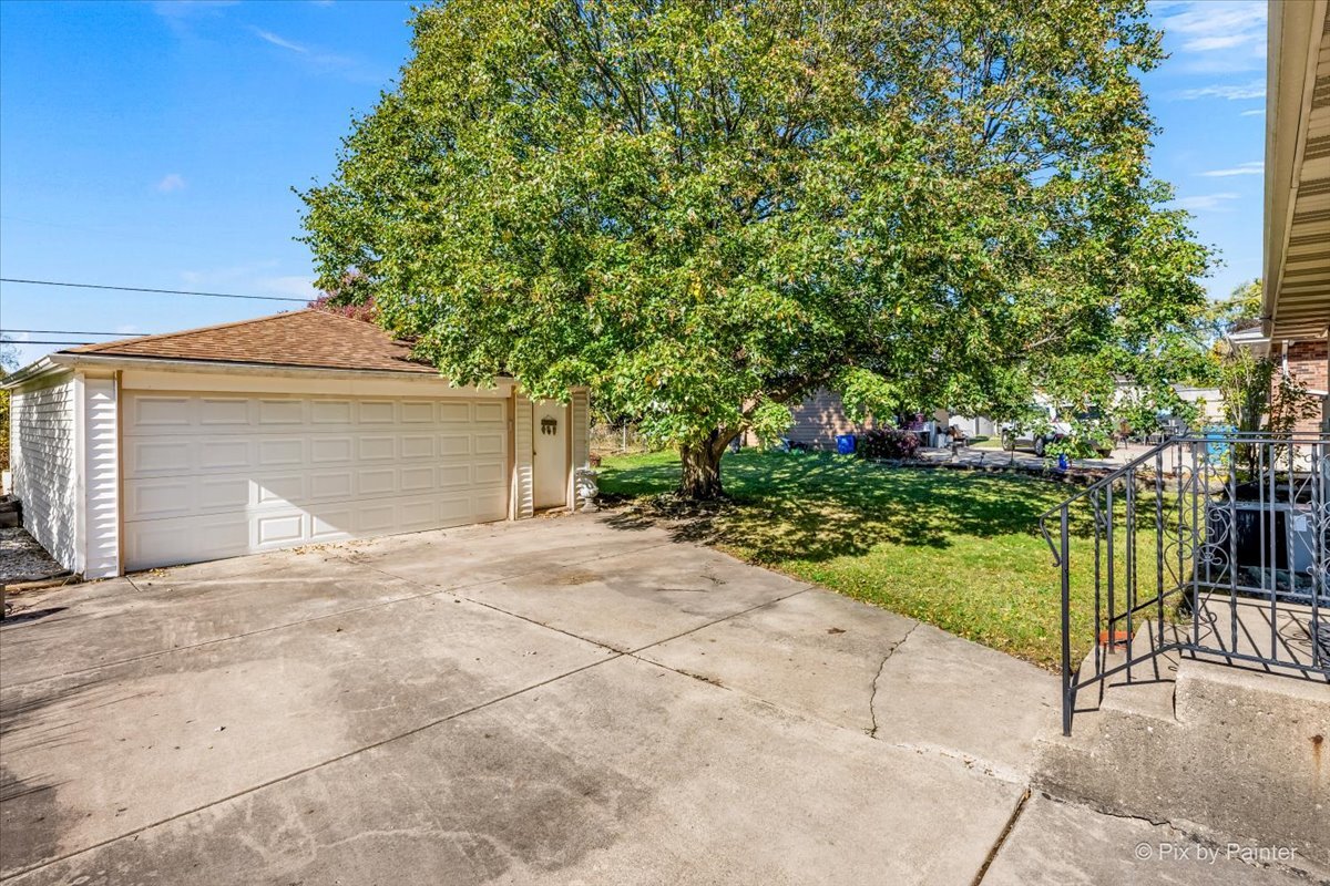 970 N Fischer Drive, Addison, IL 60101
