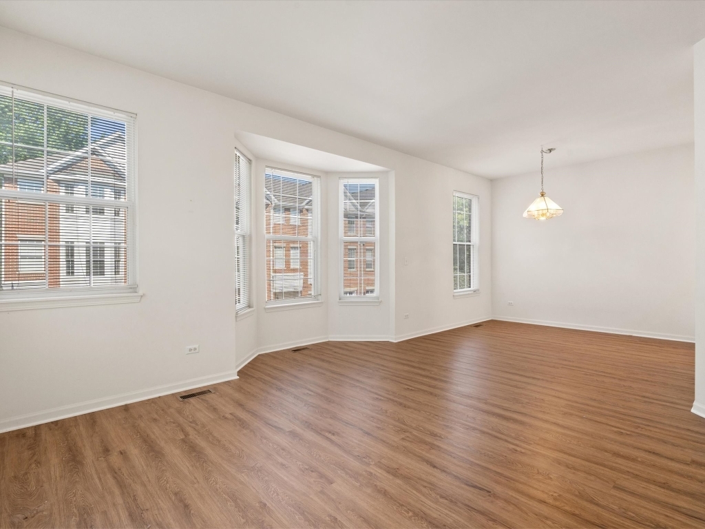 775 N Regis Court, Palatine, IL 60067