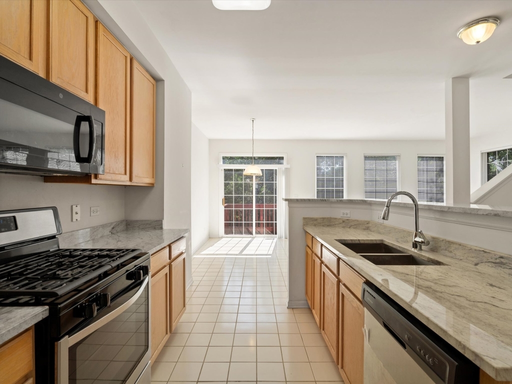 775 N Regis Court, Palatine, IL 60067