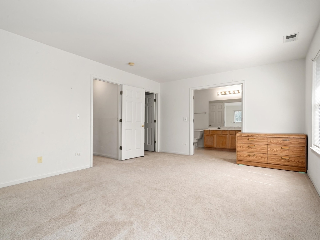 775 N Regis Court, Palatine, IL 60067