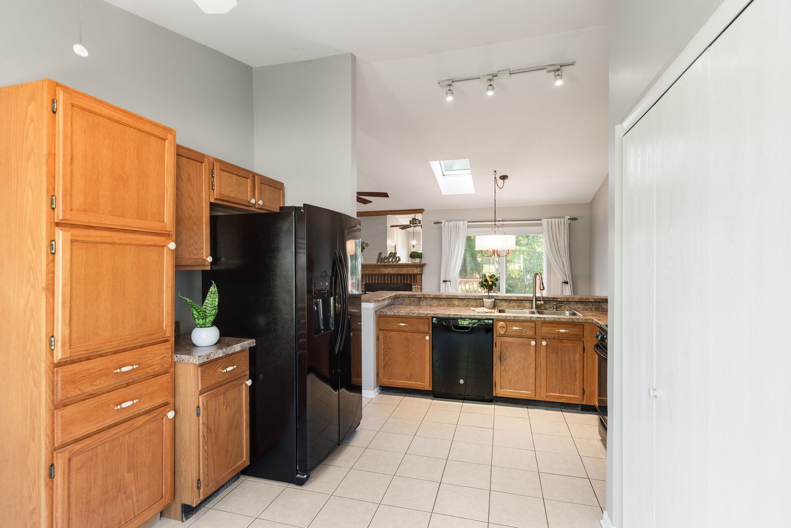 833 Dartmouth Drive, Island Lake, IL 60042