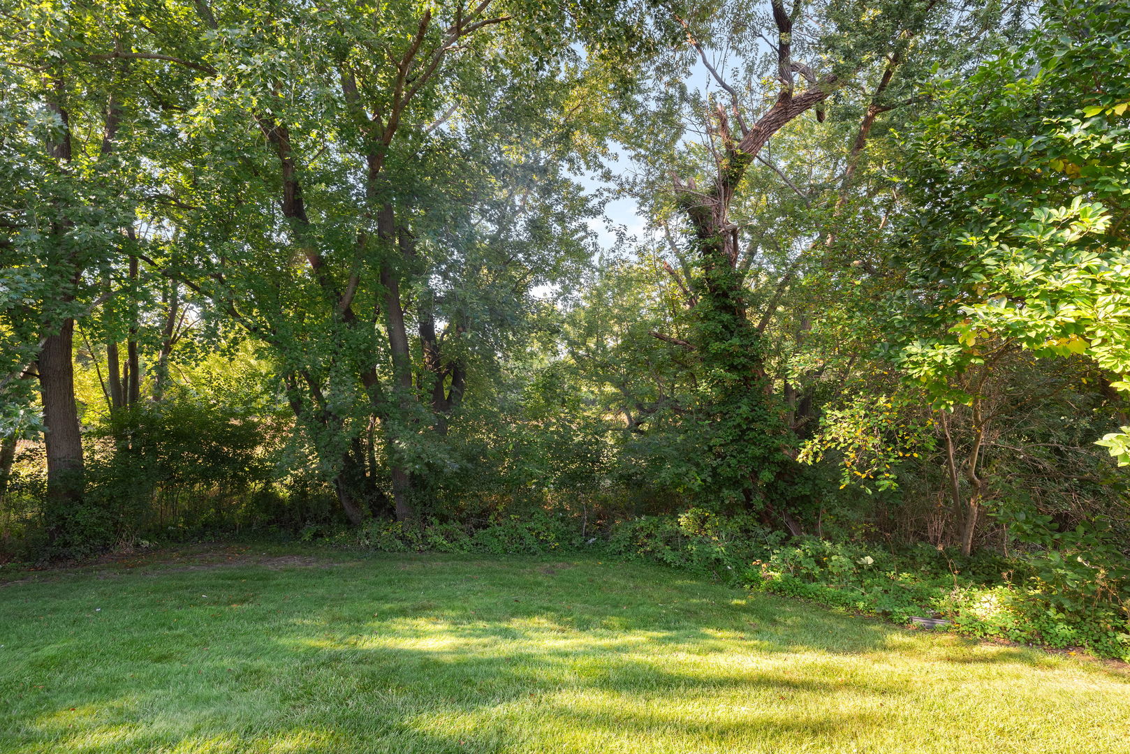 833 Dartmouth Drive, Island Lake, IL 60042