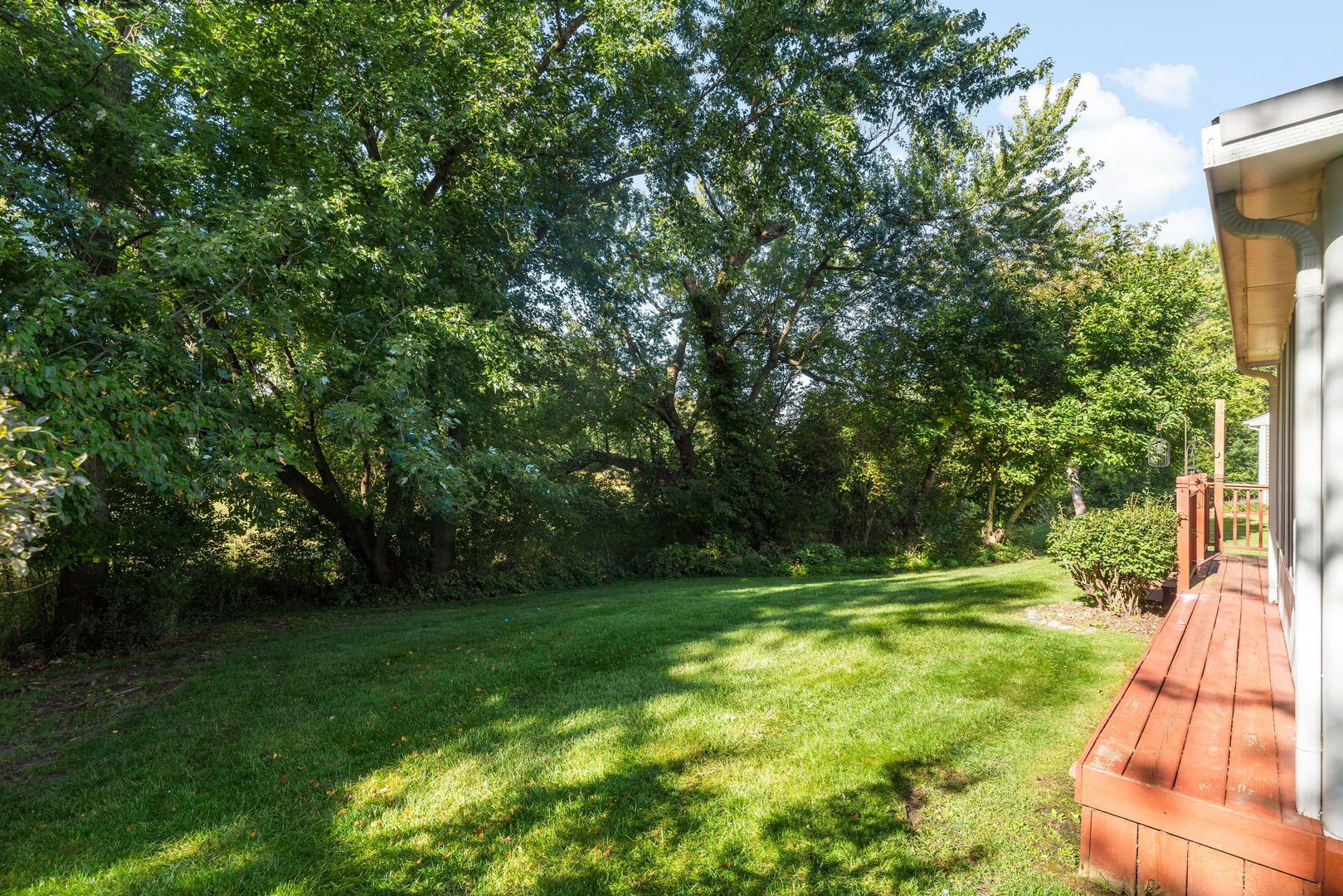 833 Dartmouth Drive, Island Lake, IL 60042