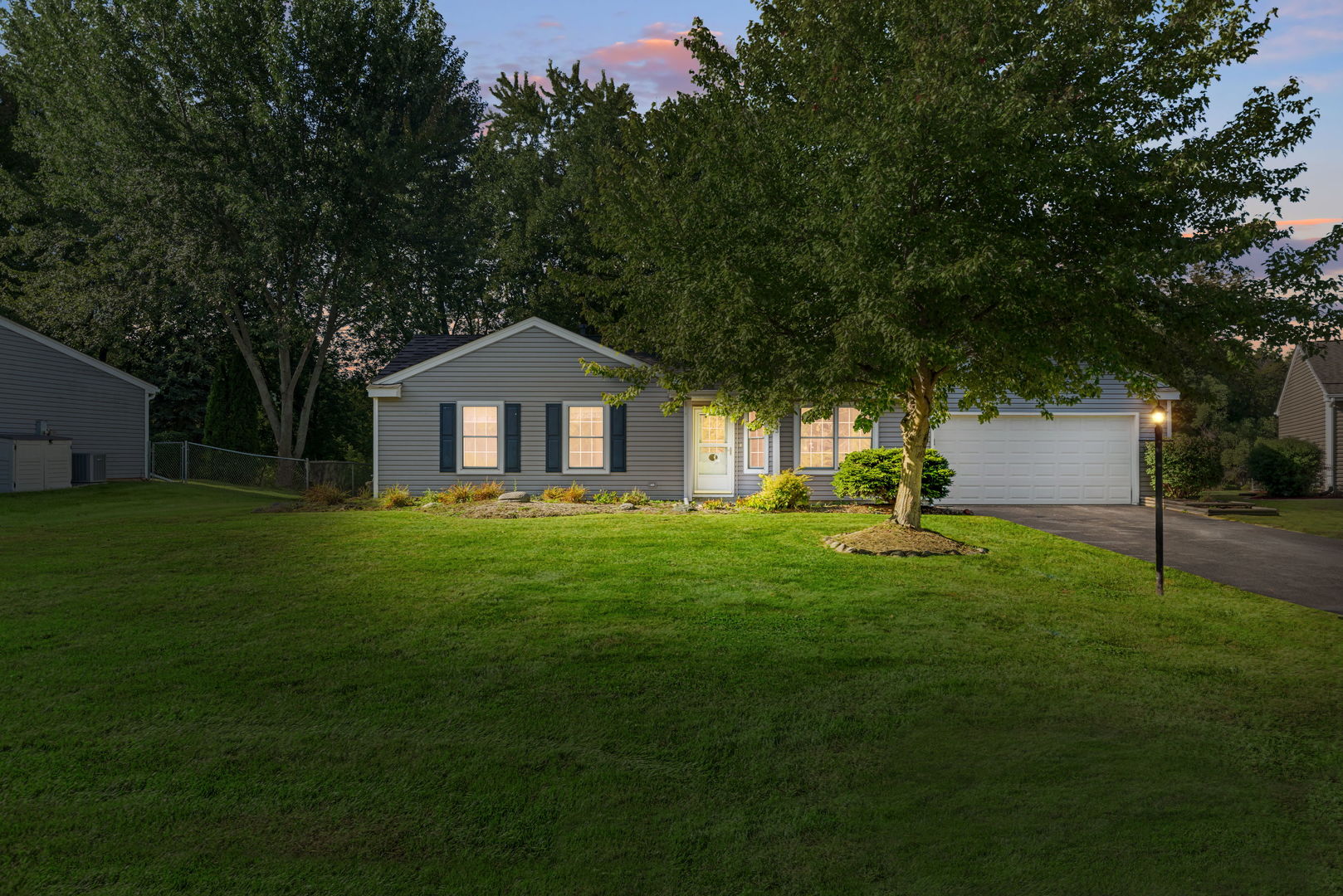 833 Dartmouth Drive, Island Lake, IL 60042