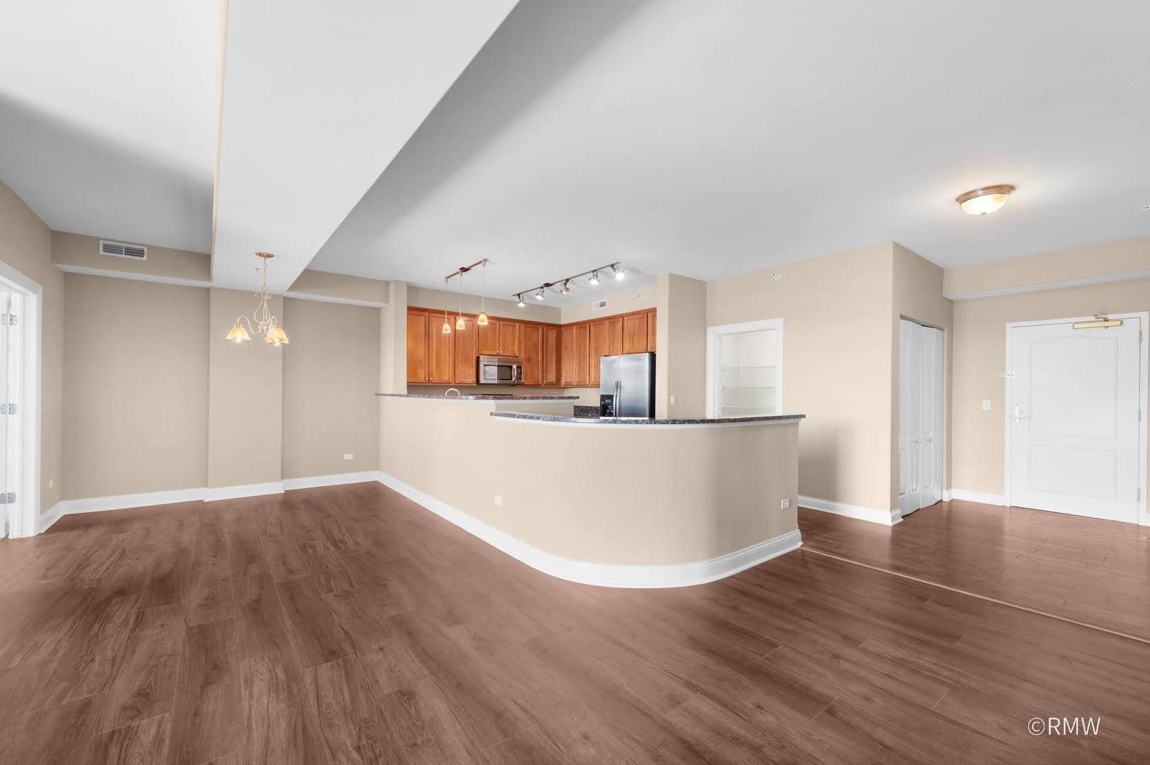 2 Itasca Place #420, Itasca, IL 60143