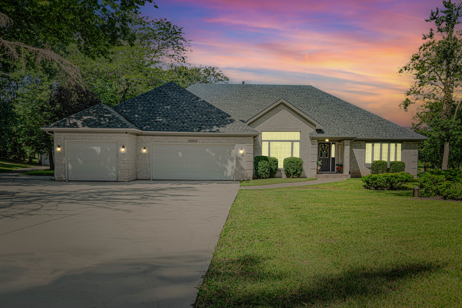 10N836 Lakeside Court, Elgin, IL 60124