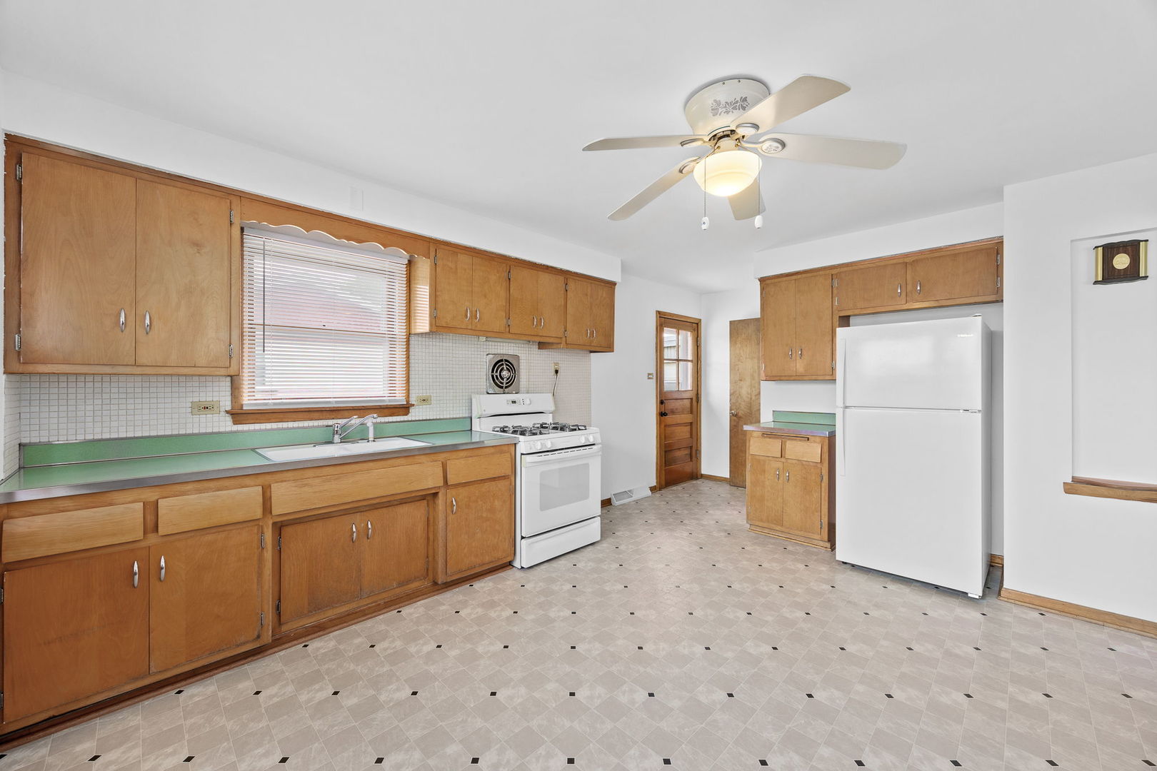 156 Kingston Place, Chicago Heights, IL 60411