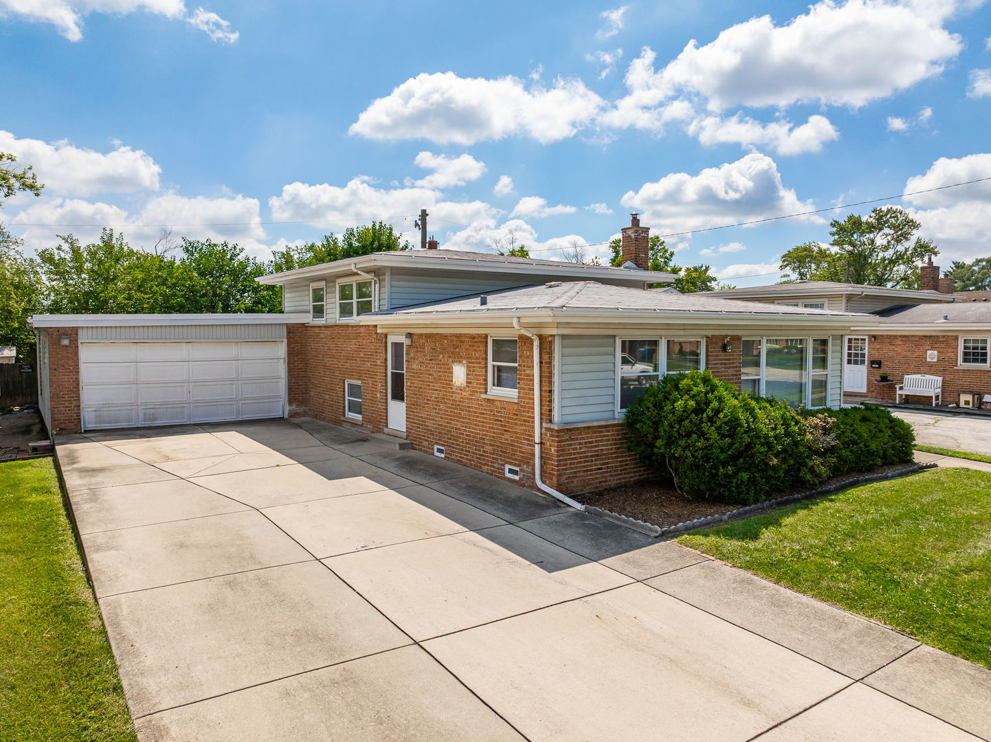 156 Kingston Place, Chicago Heights, IL 60411