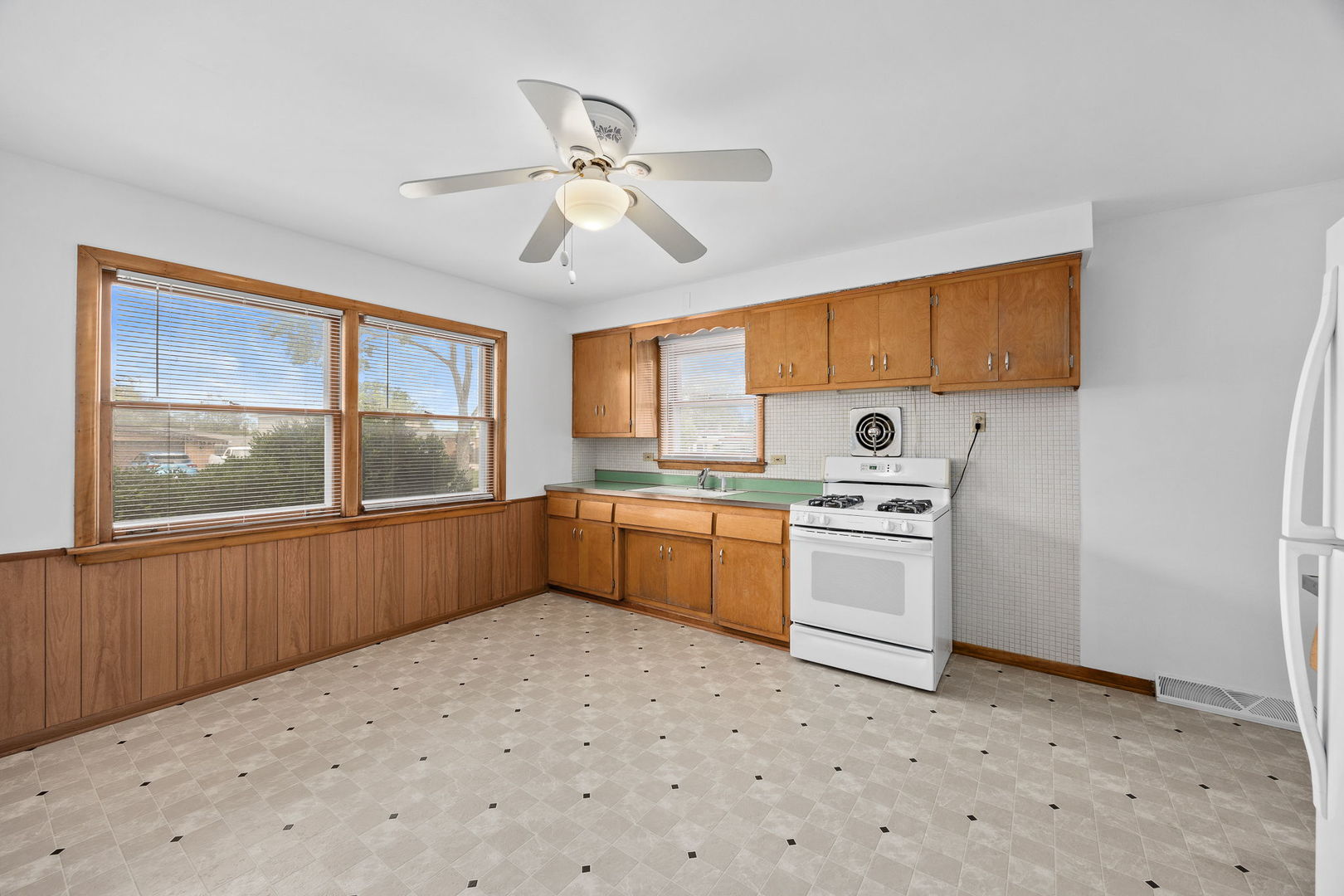 156 Kingston Place, Chicago Heights, IL 60411