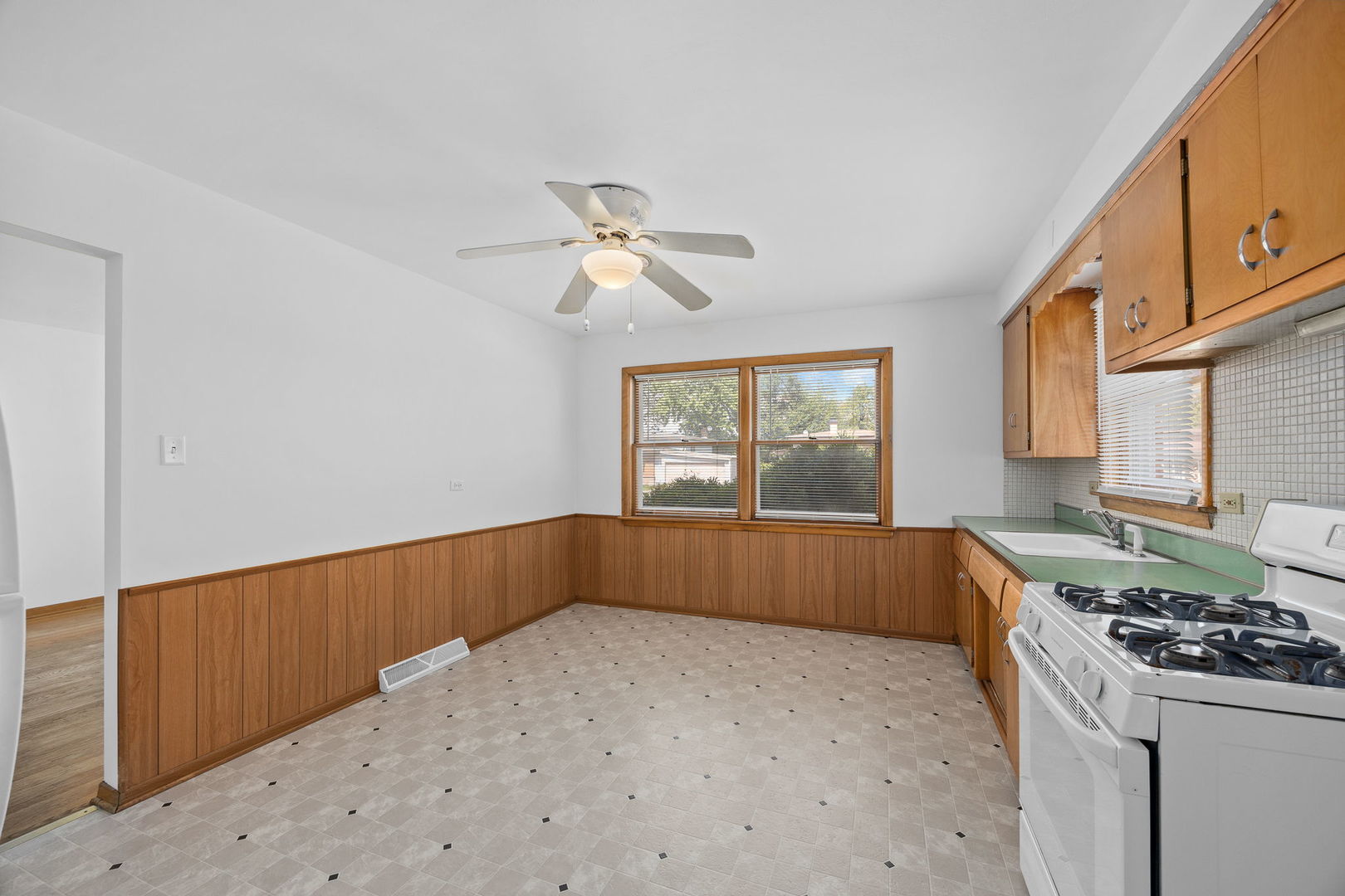 156 Kingston Place, Chicago Heights, IL 60411