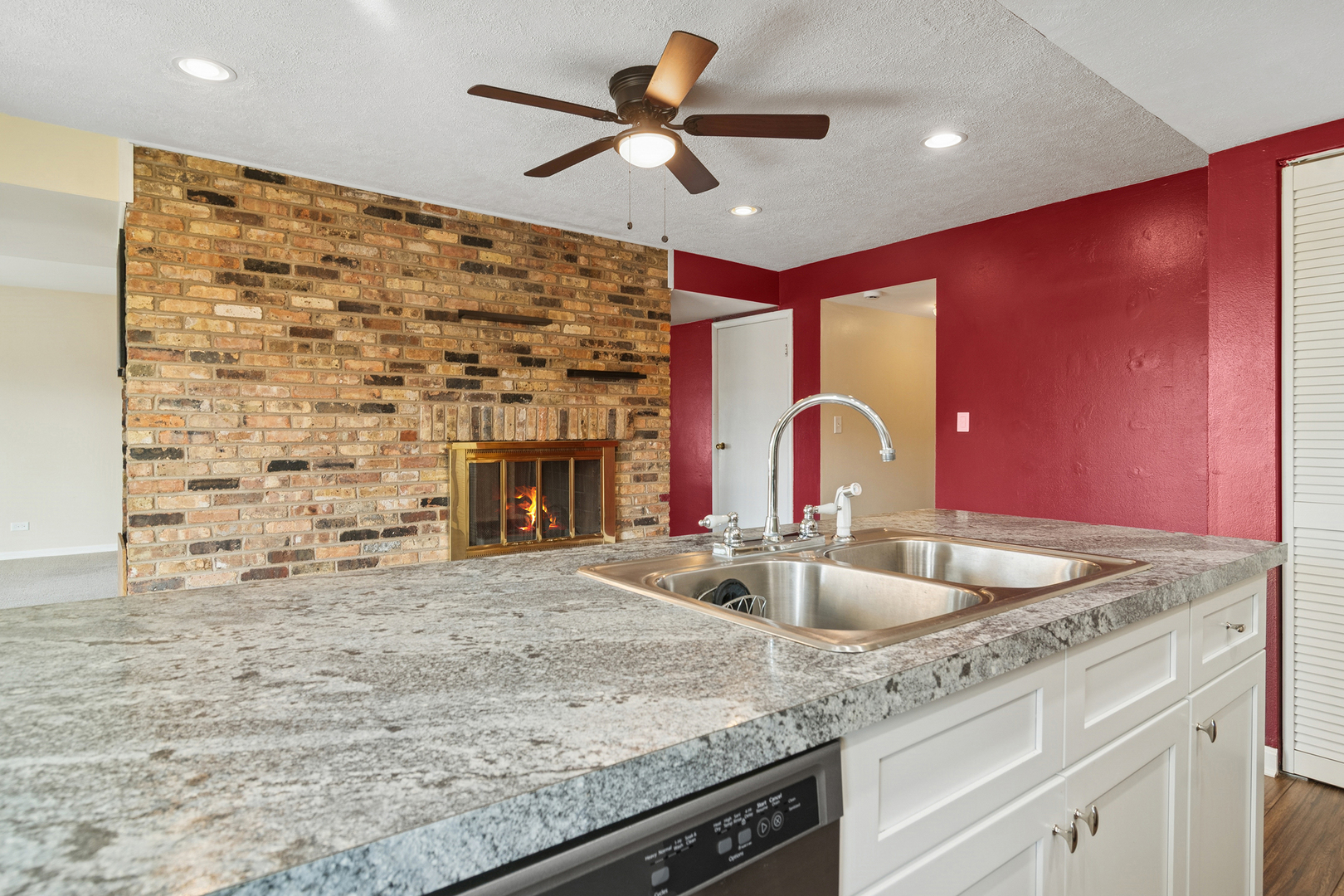 1817 Sessions Walk, Hoffman Estates, IL 60169