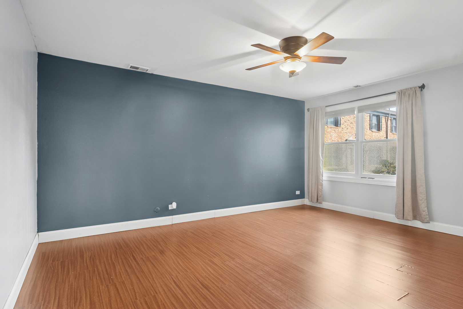 1817 Sessions Walk, Hoffman Estates, IL 60169