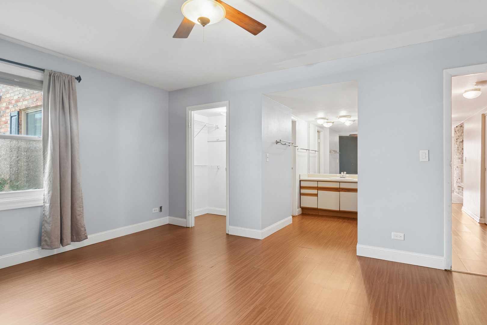 1817 Sessions Walk, Hoffman Estates, IL 60169