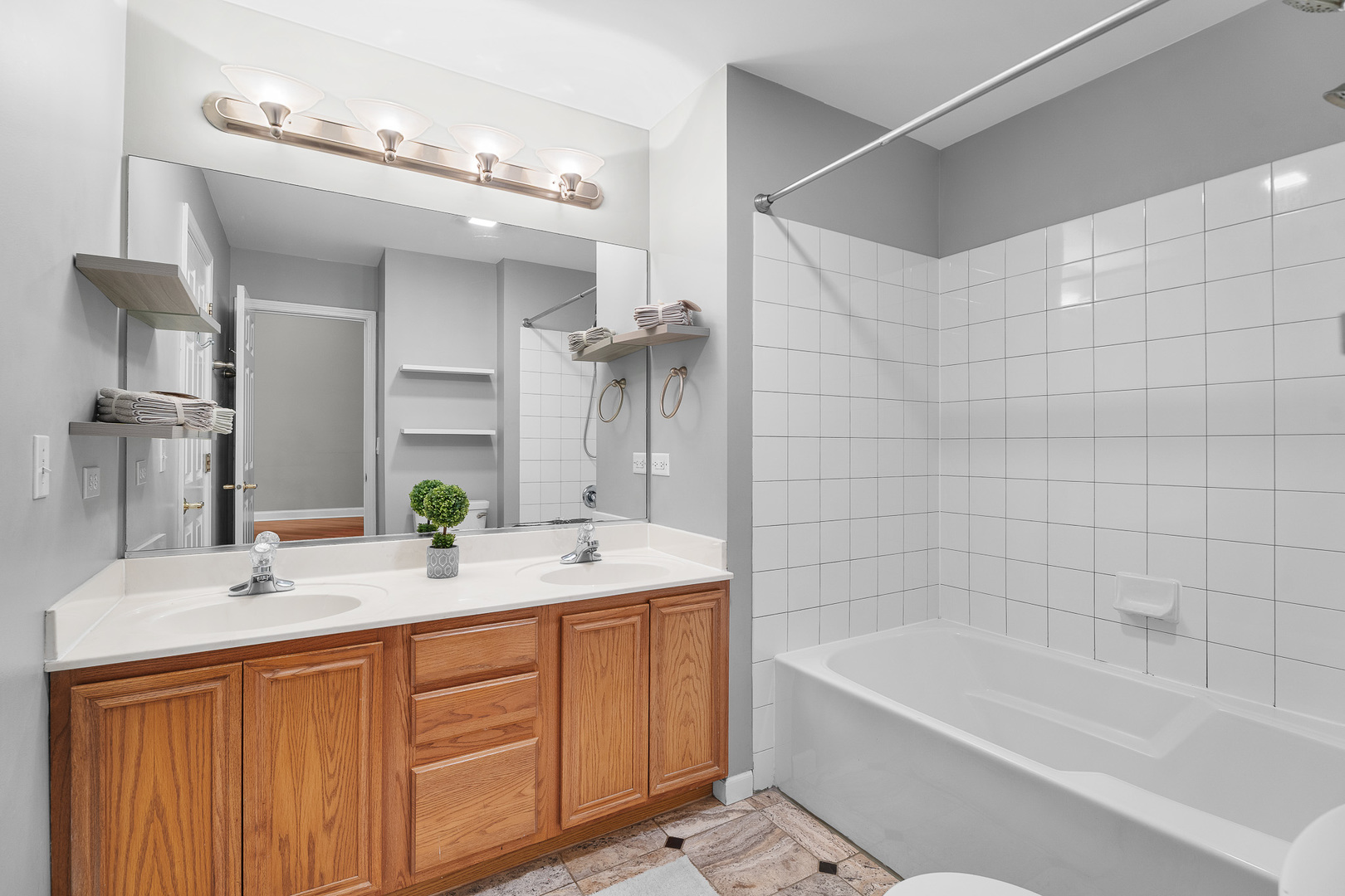 53 Samuel Drive, Streamwood, IL 60107