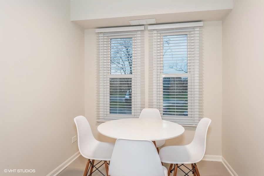 2287 Country Club Drive #1-16B, Woodridge, IL 60517