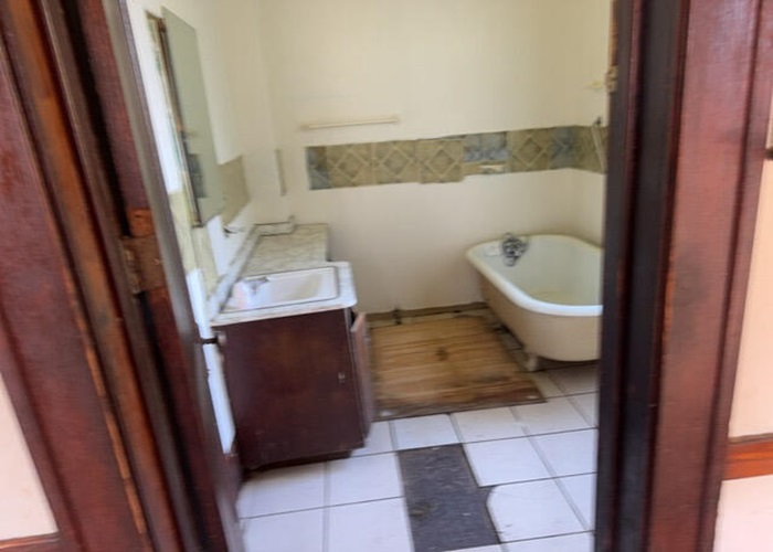 11835 S Stewart Avenue, Chicago, IL 60628