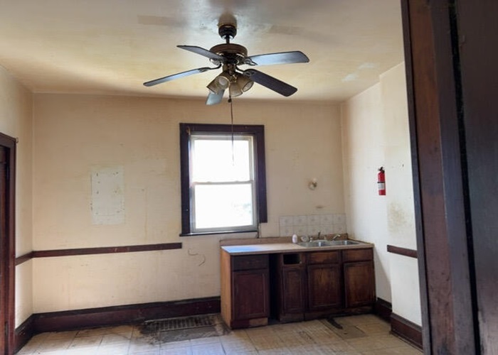 11835 S Stewart Avenue, Chicago, IL 60628